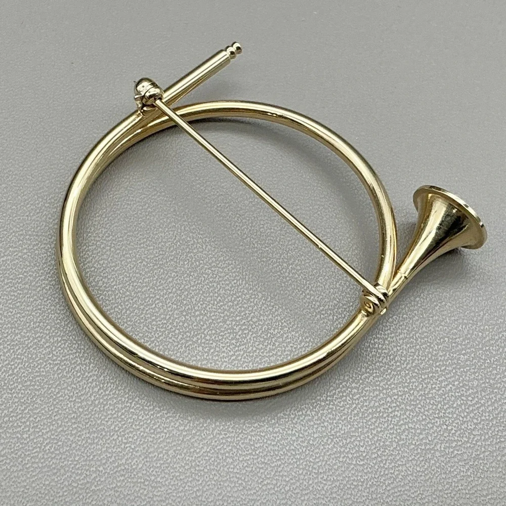Vintage Brooch French Horn Bugle Gold Tone Round Music Figural Costume Jewelry